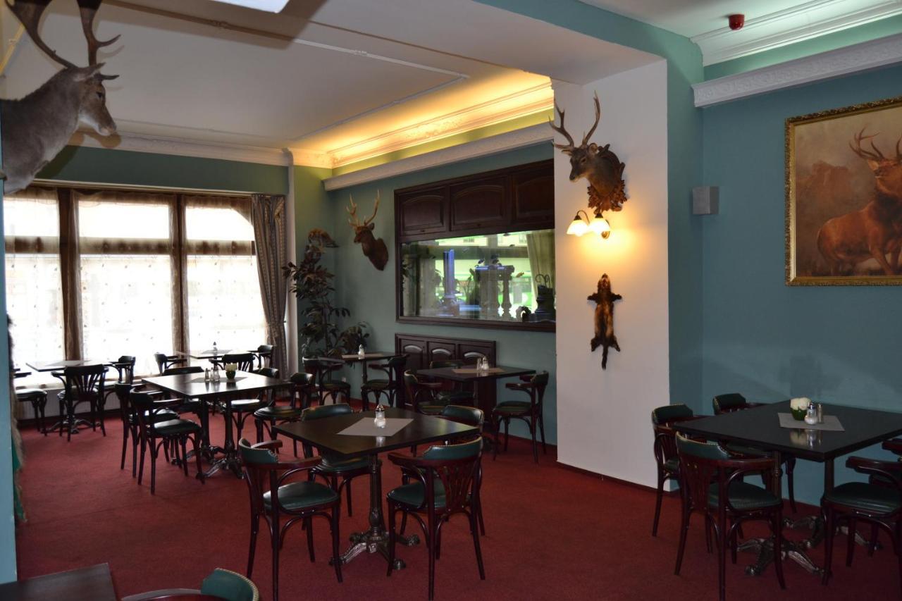 Hotel Cerny Orel Zatec Luaran gambar