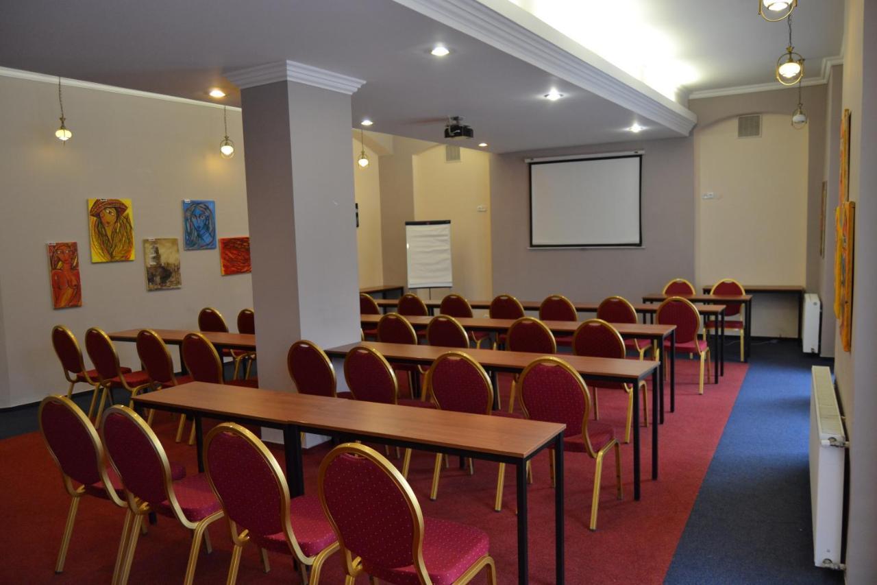 Hotel Cerny Orel Zatec Luaran gambar