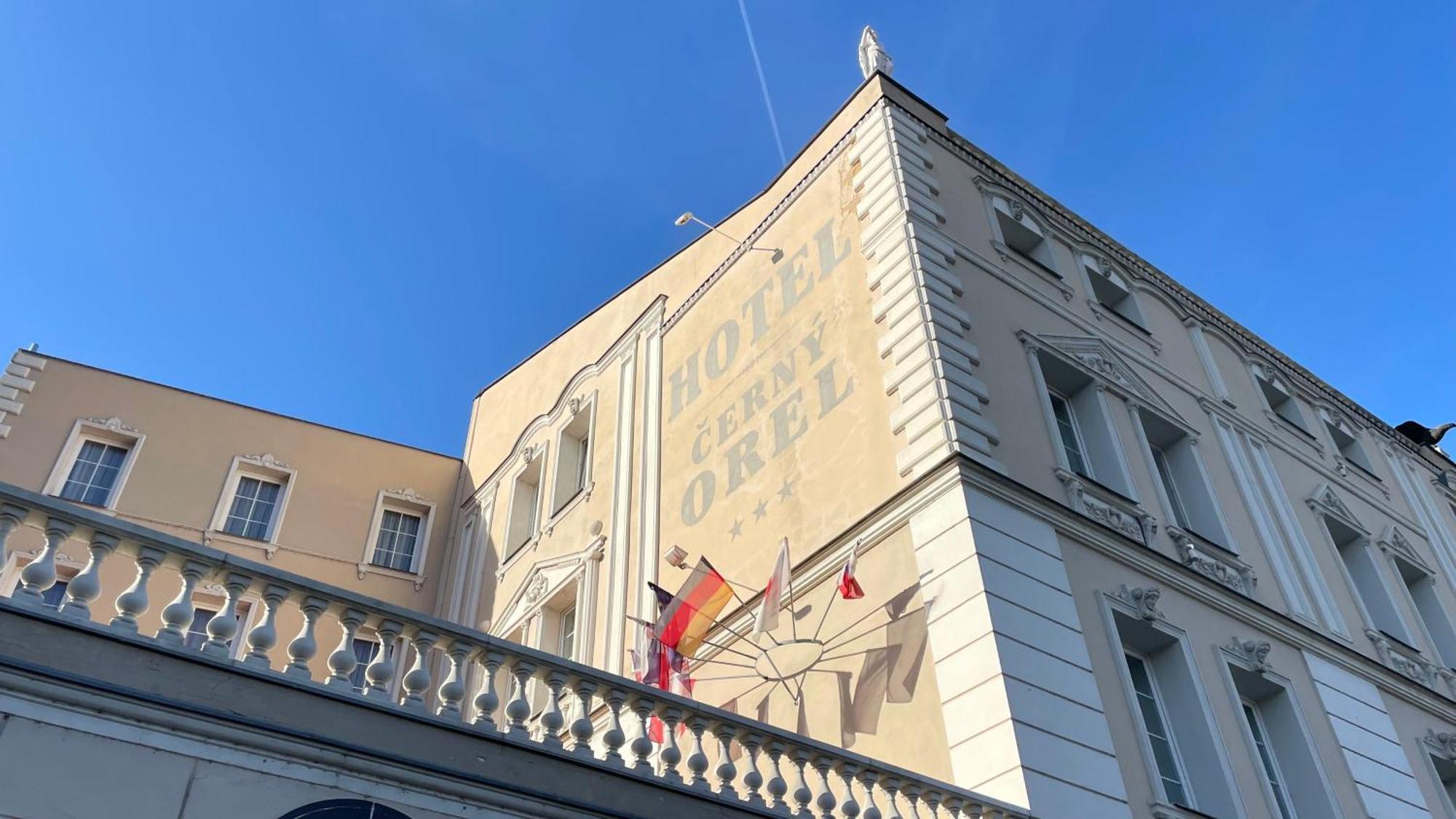 Hotel Cerny Orel Zatec Luaran gambar